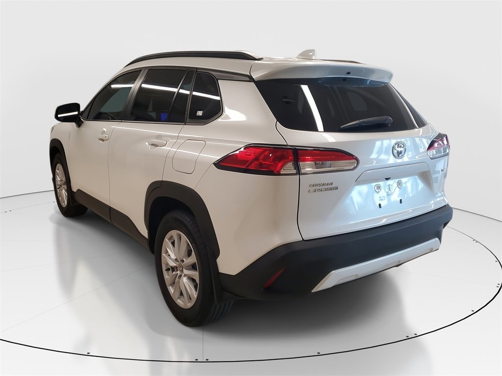 Used 2024 Toyota Corolla Cross LE w/ Moonroof Package image 5