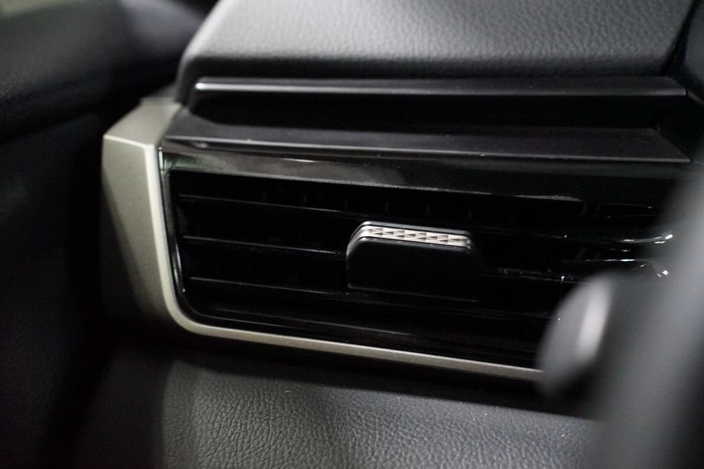 Used 2025 Toyota Camry XSE FWD image 26