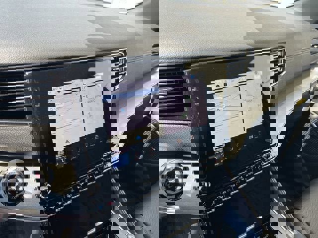 New 2025 Jeep Wagoneer 4WD w/ HD Trailer Tow Package image 9