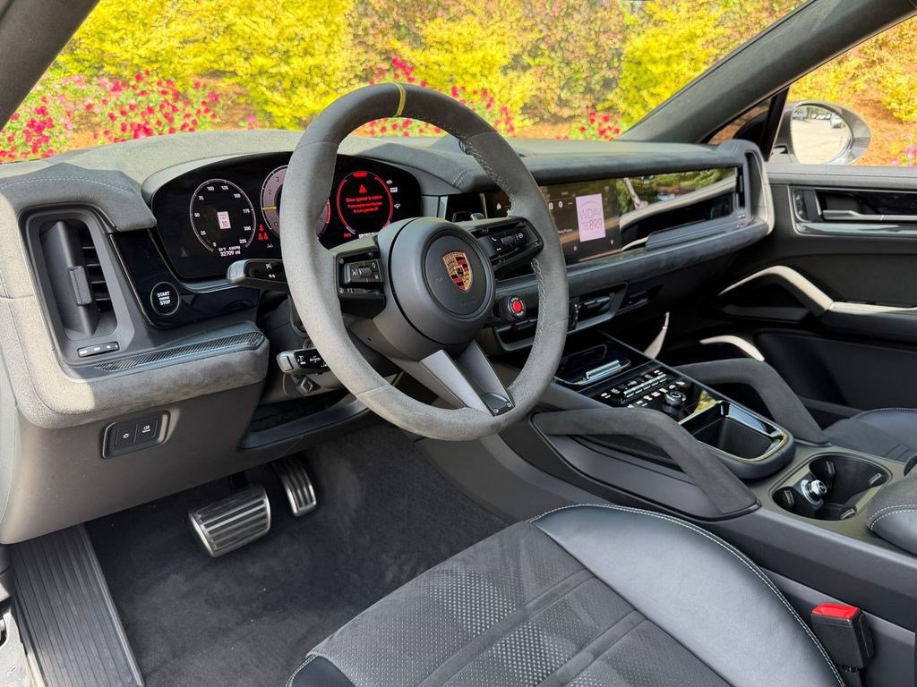 Used 2024 Porsche Cayenne Turbo GT AWD/4WD image 16