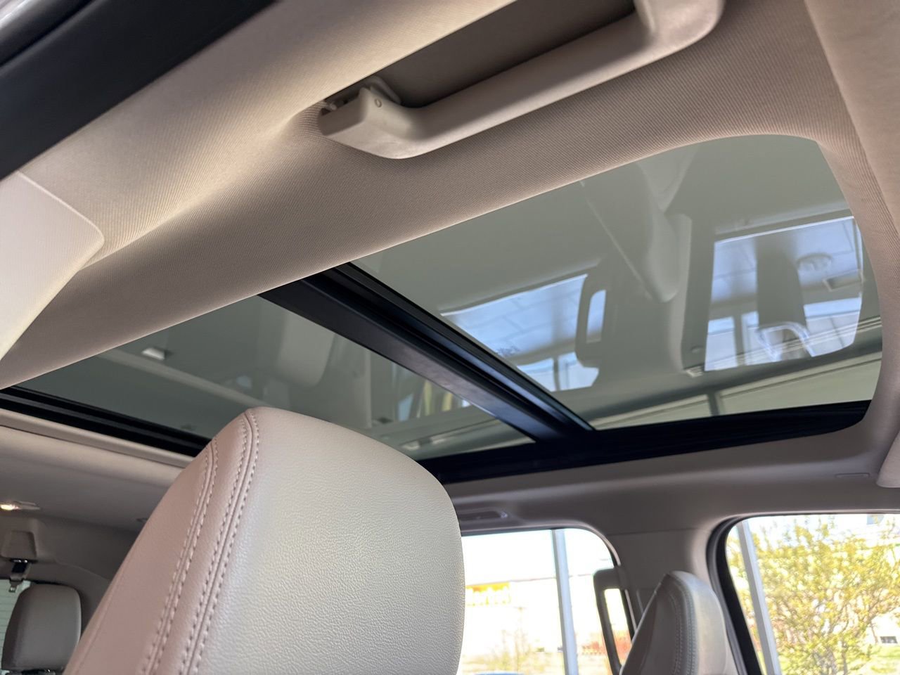 Used 2024 Ford Expedition Limited image 54