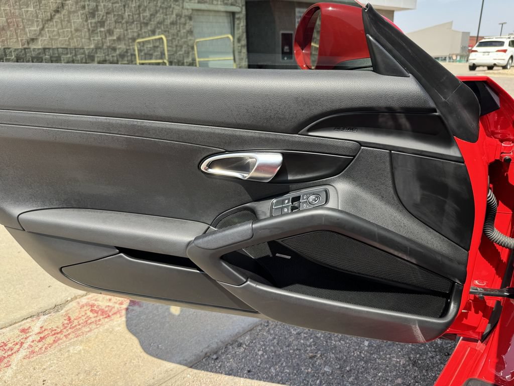 Used 2018 Porsche 718 Boxster RWD image 14