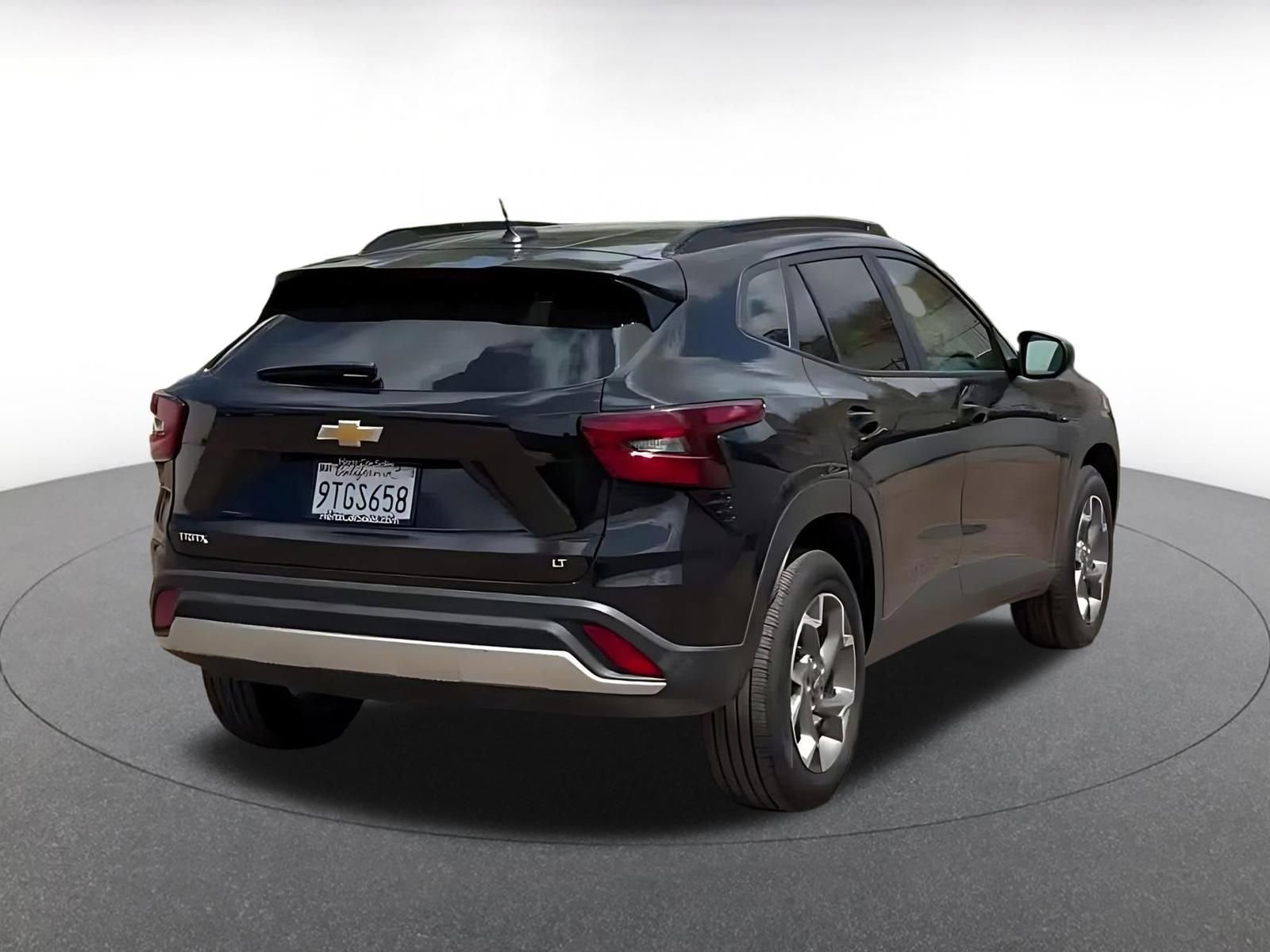 Used 2025 Chevrolet Trax LT image 14