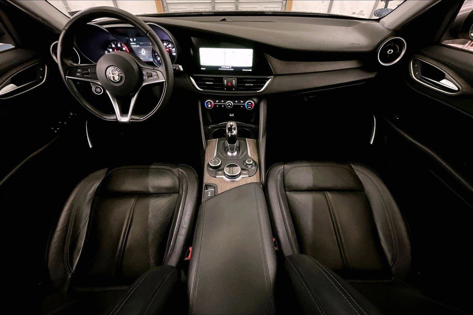 Used 2018 Alfa Romeo Giulia Ti image 16