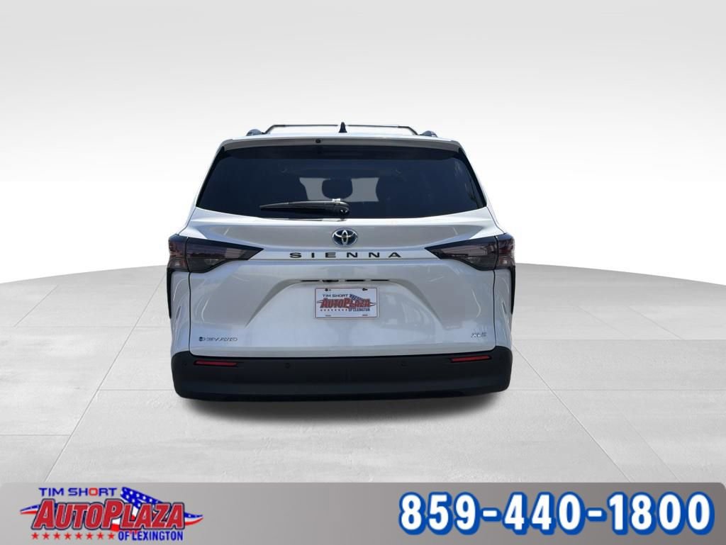 Used 2025 Toyota Sienna XLE w/ XLE Plus Package AWD/4WD image 6