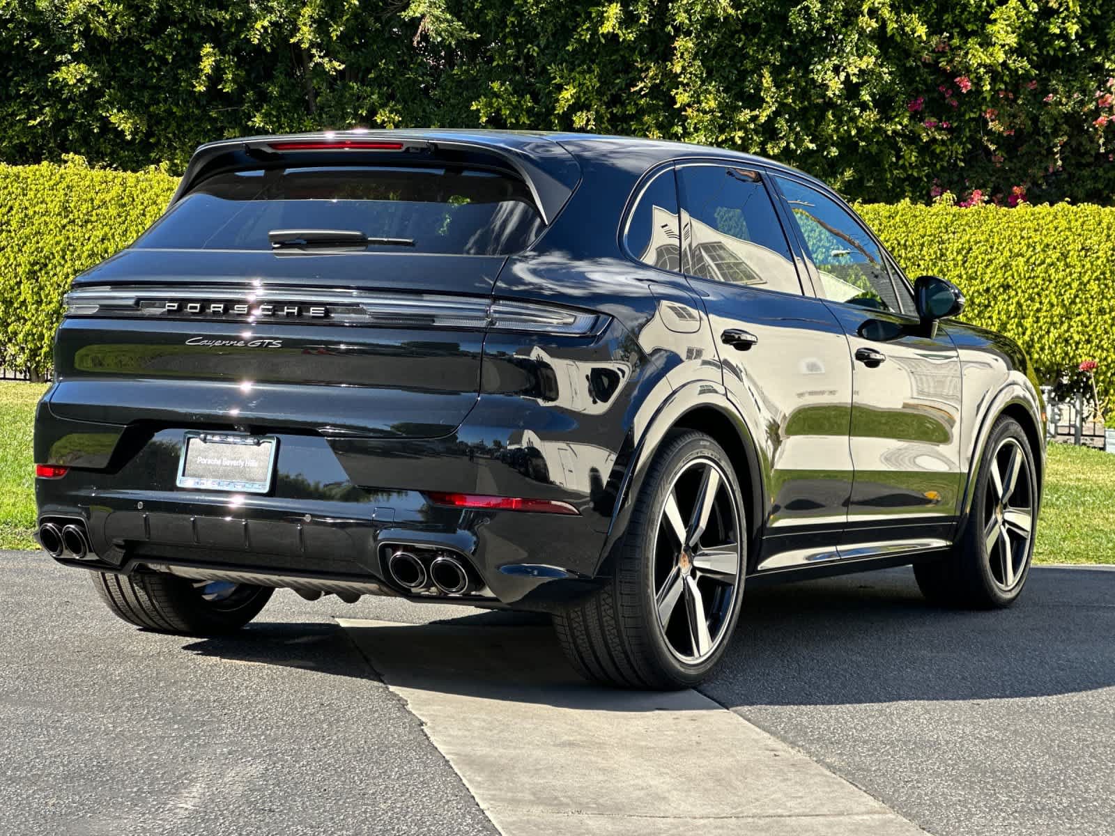 New 2026 Porsche Cayenne GTS AWD/4WD image 8