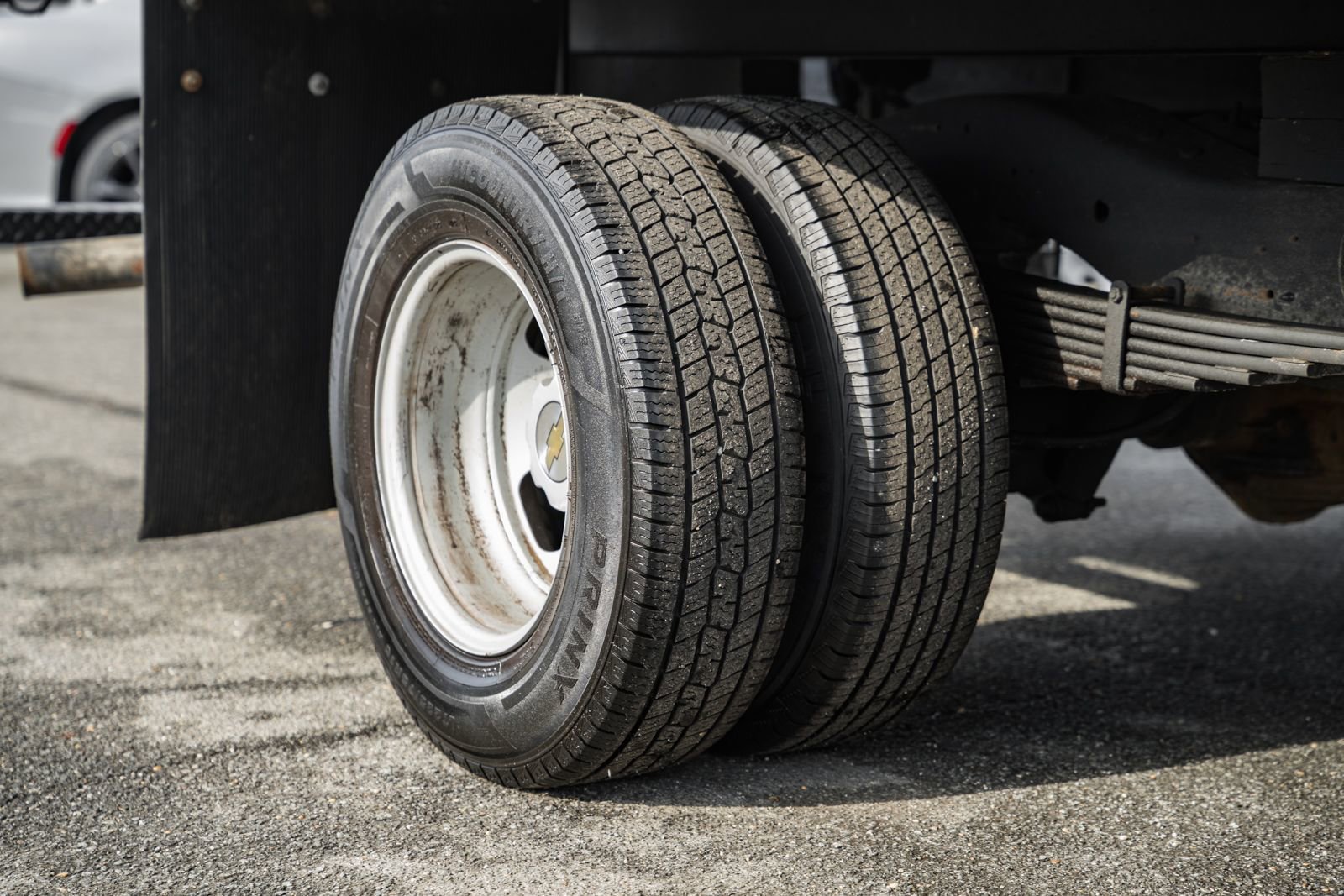 Used 2018 Chevrolet Express 3500 w/ Driver Convenience Package image 21