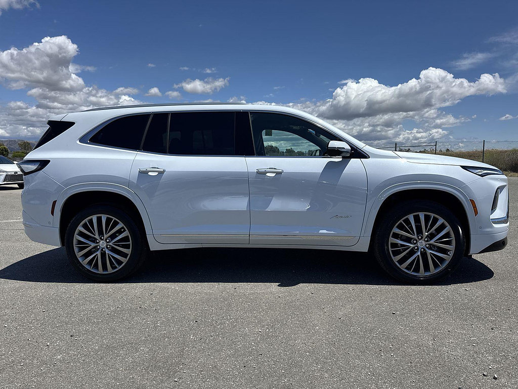 New 2026 Buick Enclave Avenir w/ Super Cruise Package FWD image 3