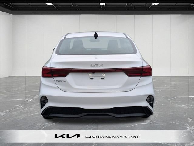 Used 2023 Kia Forte LXS FWD image 4