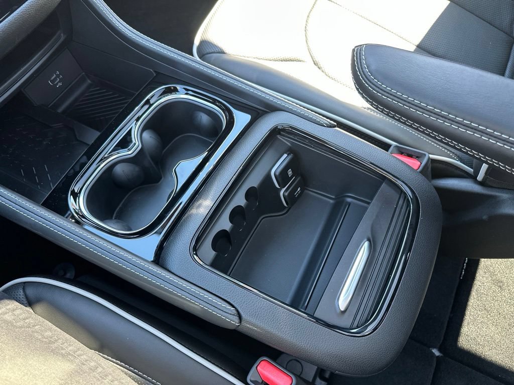 New 2027 Chrysler Pacifica Limited FWD image 30