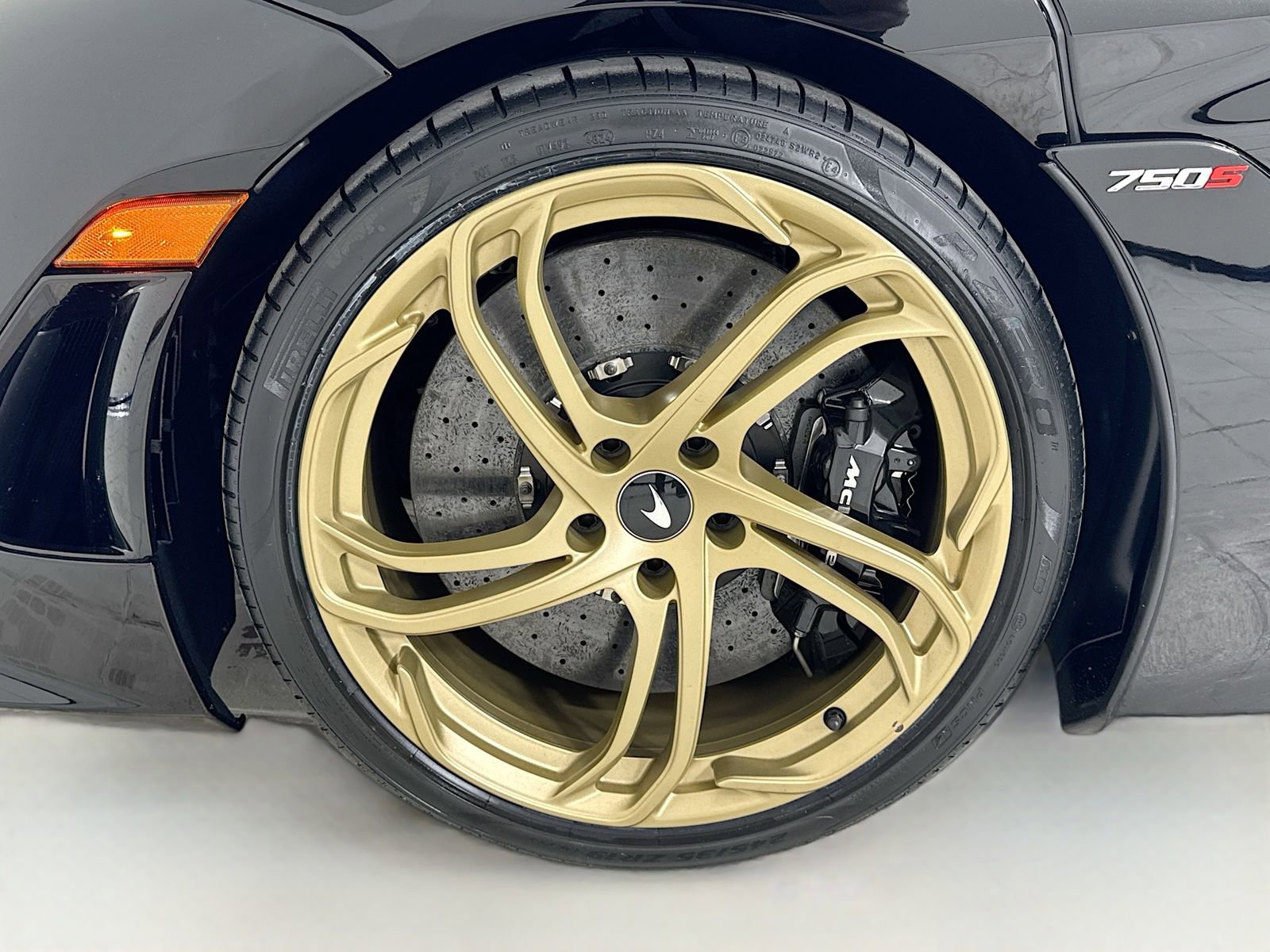 Used 2024 McLaren 750S image 9