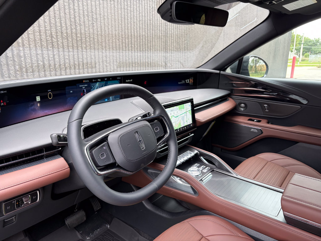 New 2026 Lincoln Nautilus Reserve w/ Jet Appearance Package AWD/4WD image 10