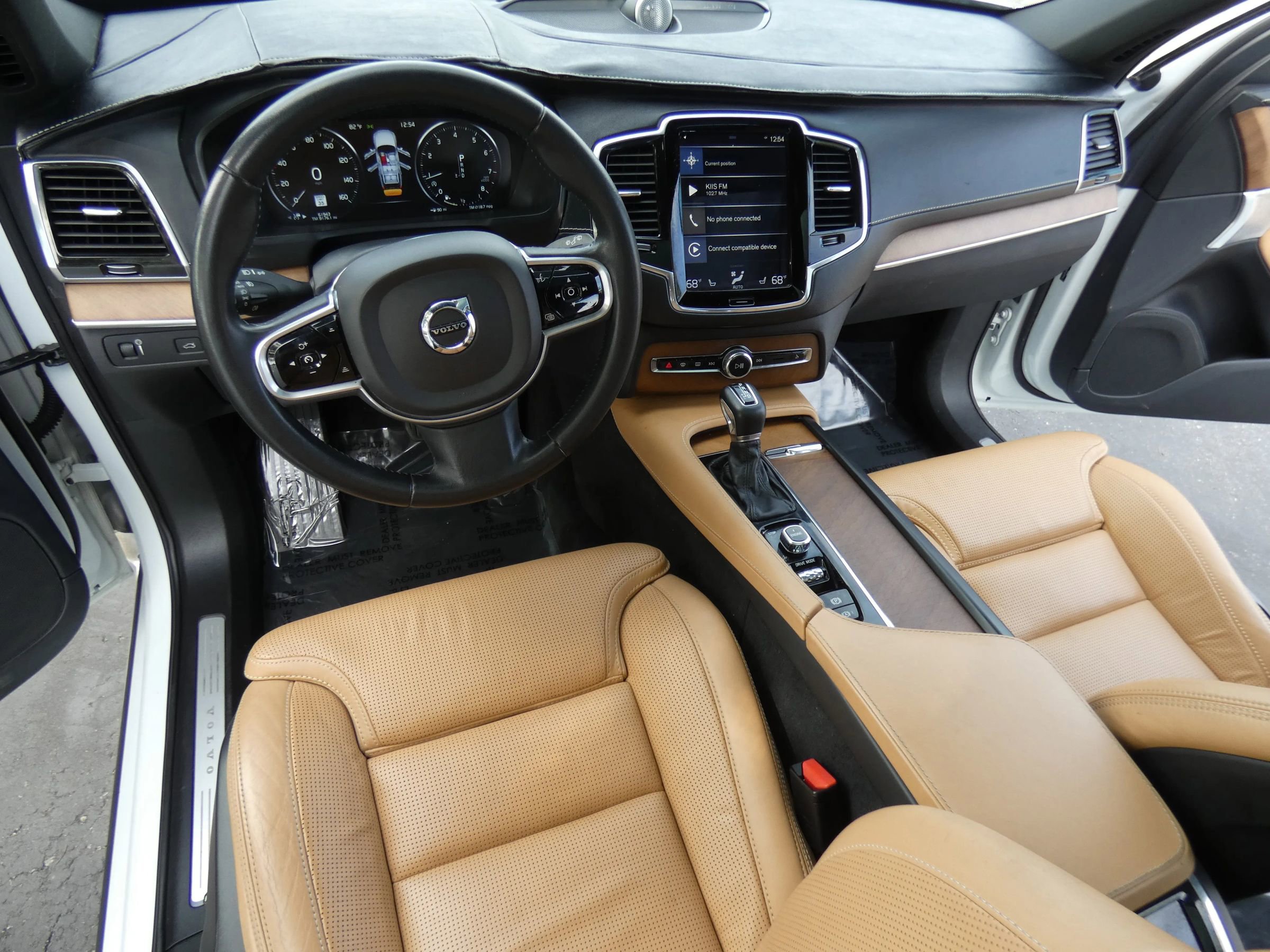 Used 2017 Volvo XC90 T6 Inscription w/ Vision Package image 24