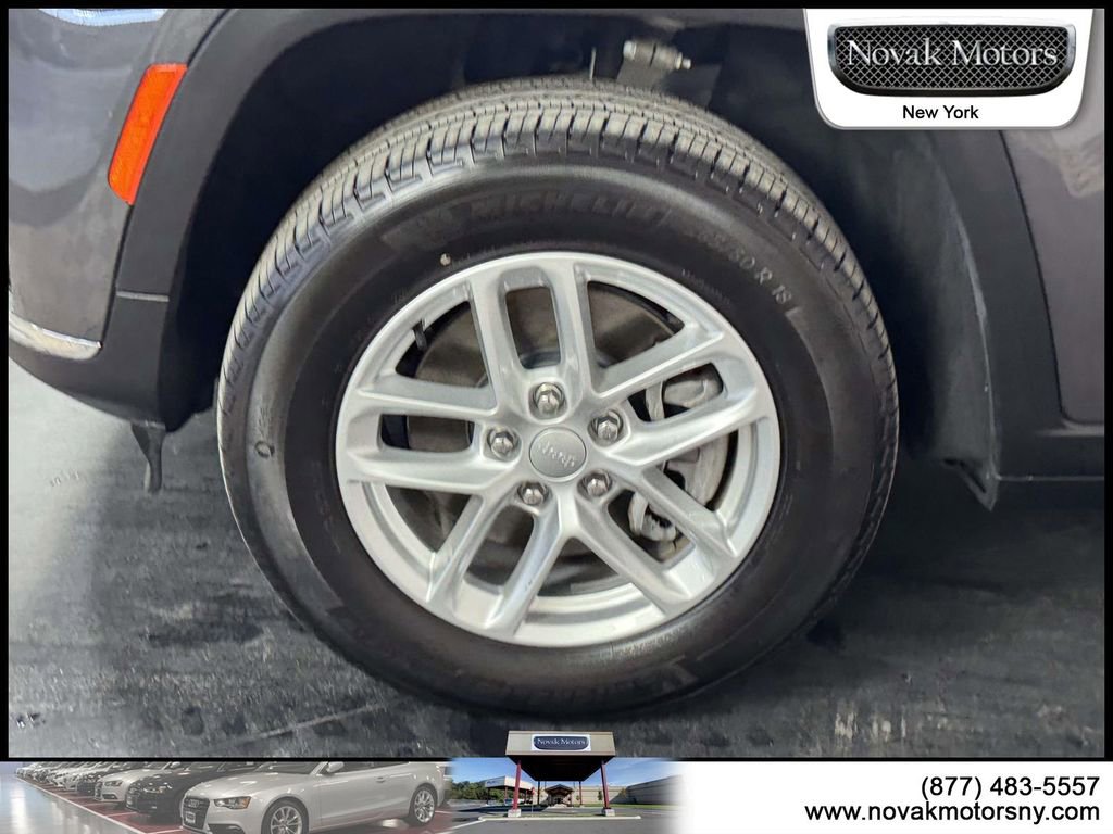 Used 2023 Jeep Grand Cherokee L Laredo w/ Luxury Tech Group I image 6
