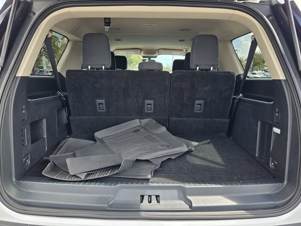 Used 2024 Ford Expedition Max XLT image 14