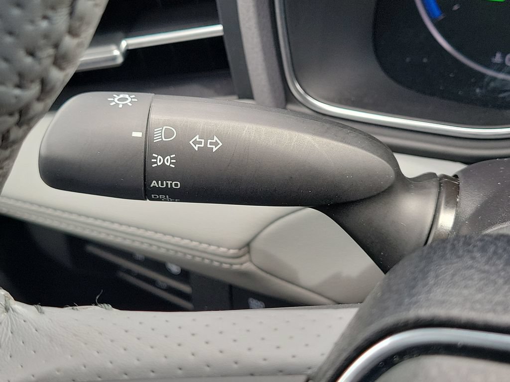 Used 2019 Toyota Avalon Limited w/ Advanced Safety Package FWD image 11