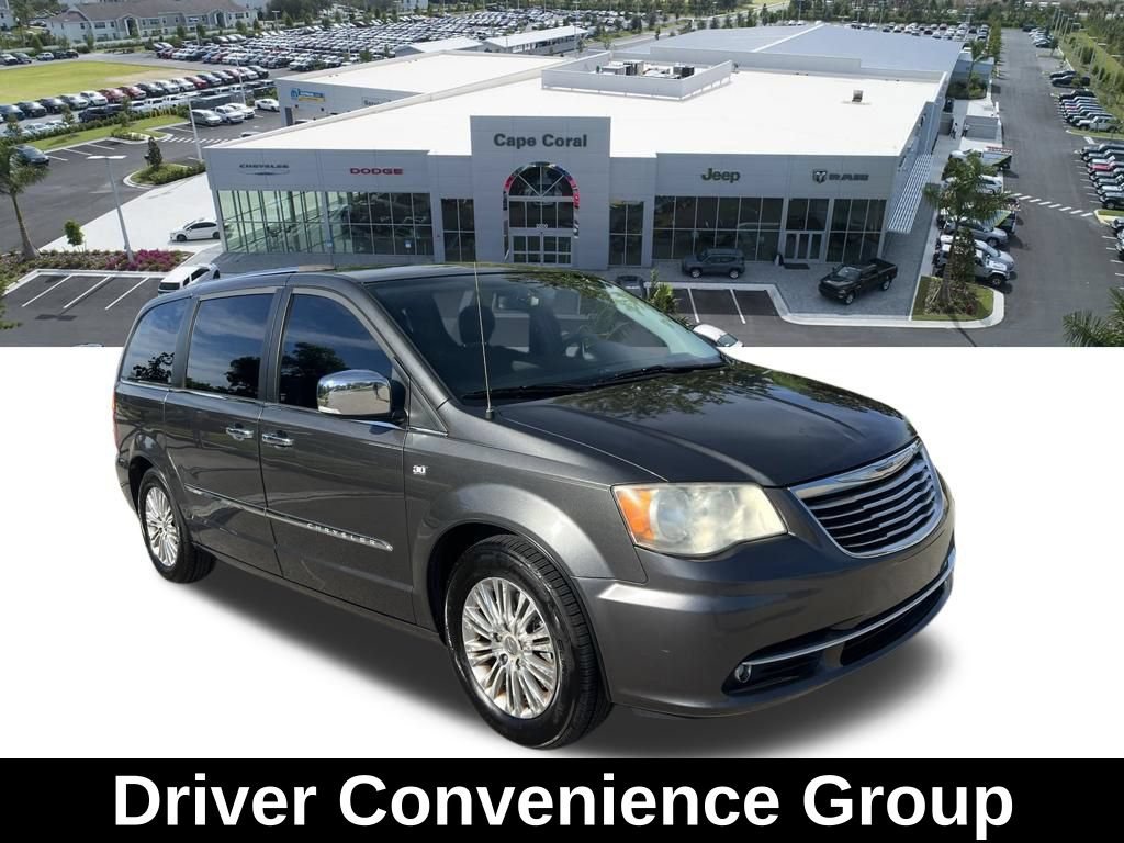 Used 2014 Chrysler Town & Country Touring-L FWD image 3
