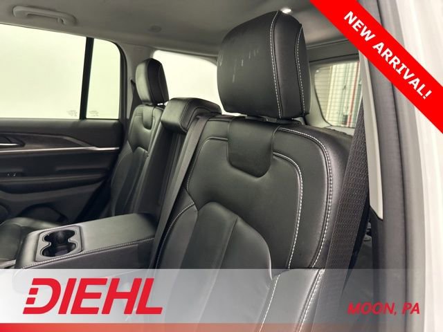 Used 2023 Jeep Grand Cherokee Limited w/ Black Appearance Package image 18