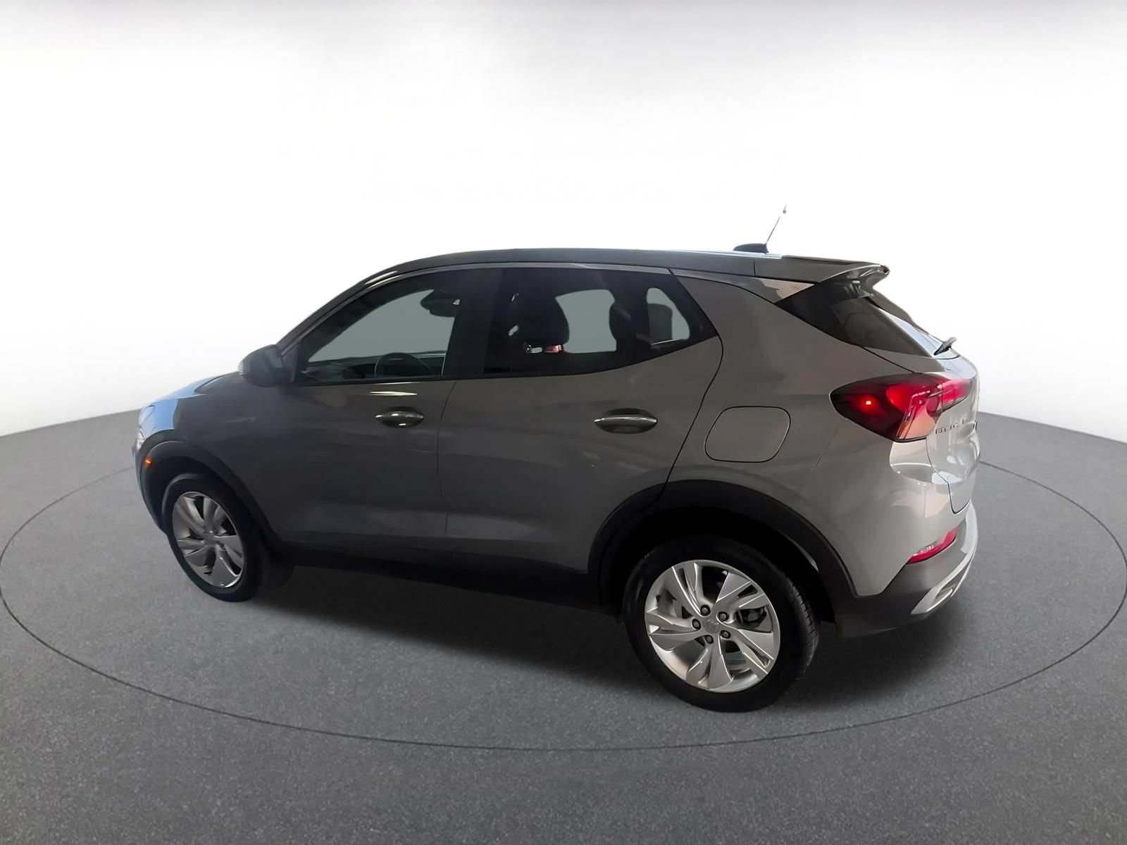 Used 2025 Nissan Sentra SV FWD image 9