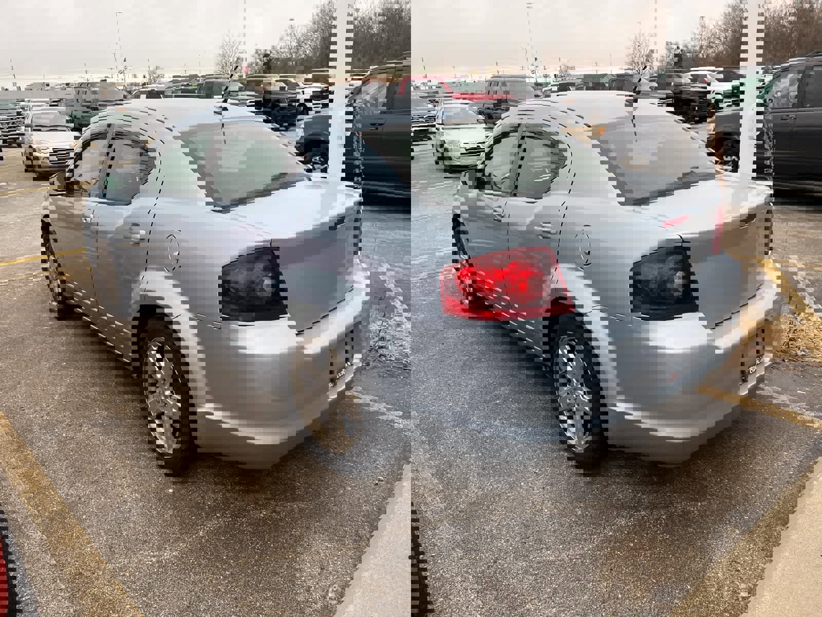 Used 2013 Dodge Avenger SE image 12