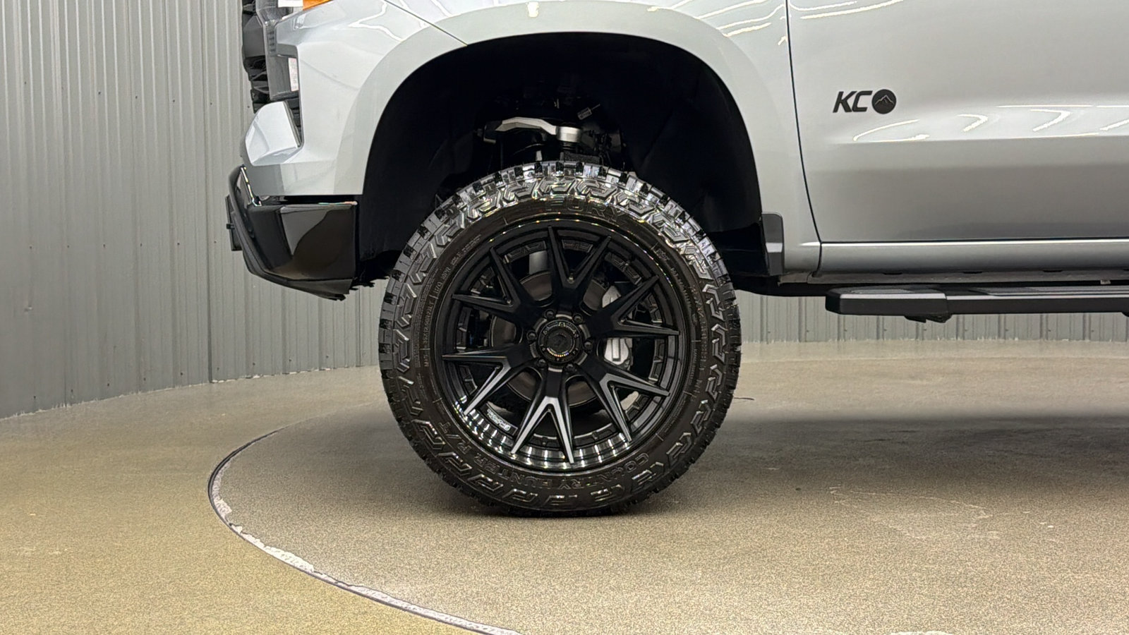 Used 2026 Chevrolet Silverado 1500 Custom Trail Boss w/ Dark Appearance Package AWD/4WD image 9