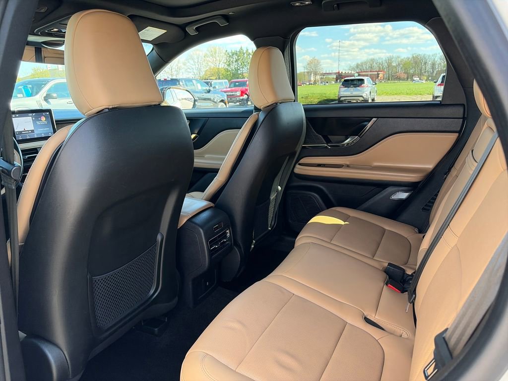 Used 2022 Lincoln Corsair Reserve w/ Elements Package image 26