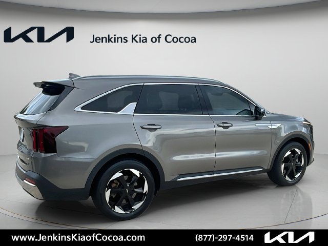Certified 2025 Kia Sorento EX AWD/4WD image 4