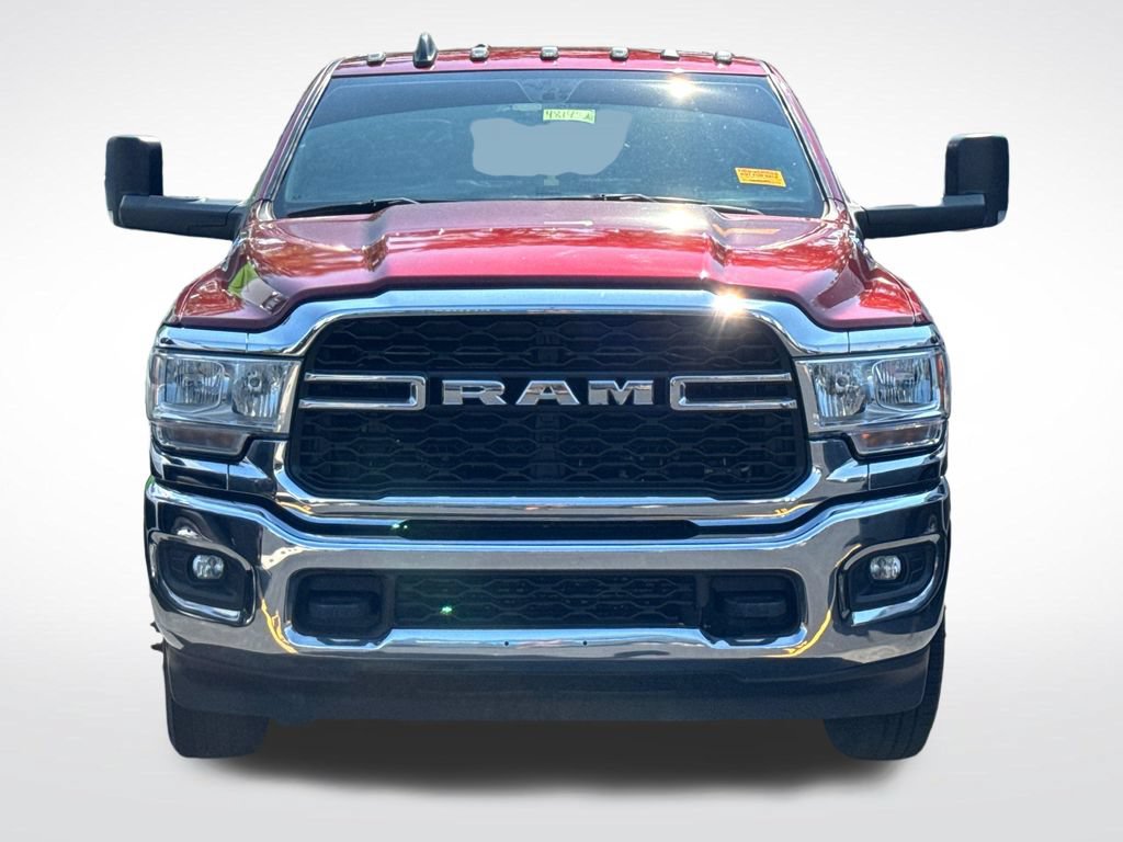 Used 2022 RAM 3500 Tradesman w/ Chrome Appearance Group AWD/4WD image 3