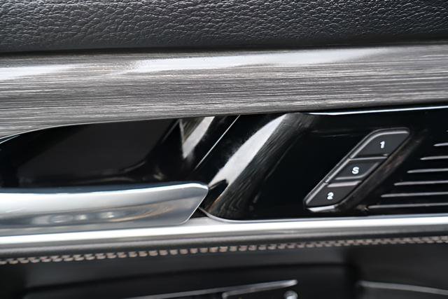 Used 2023 Jeep Wagoneer L Series II image 10