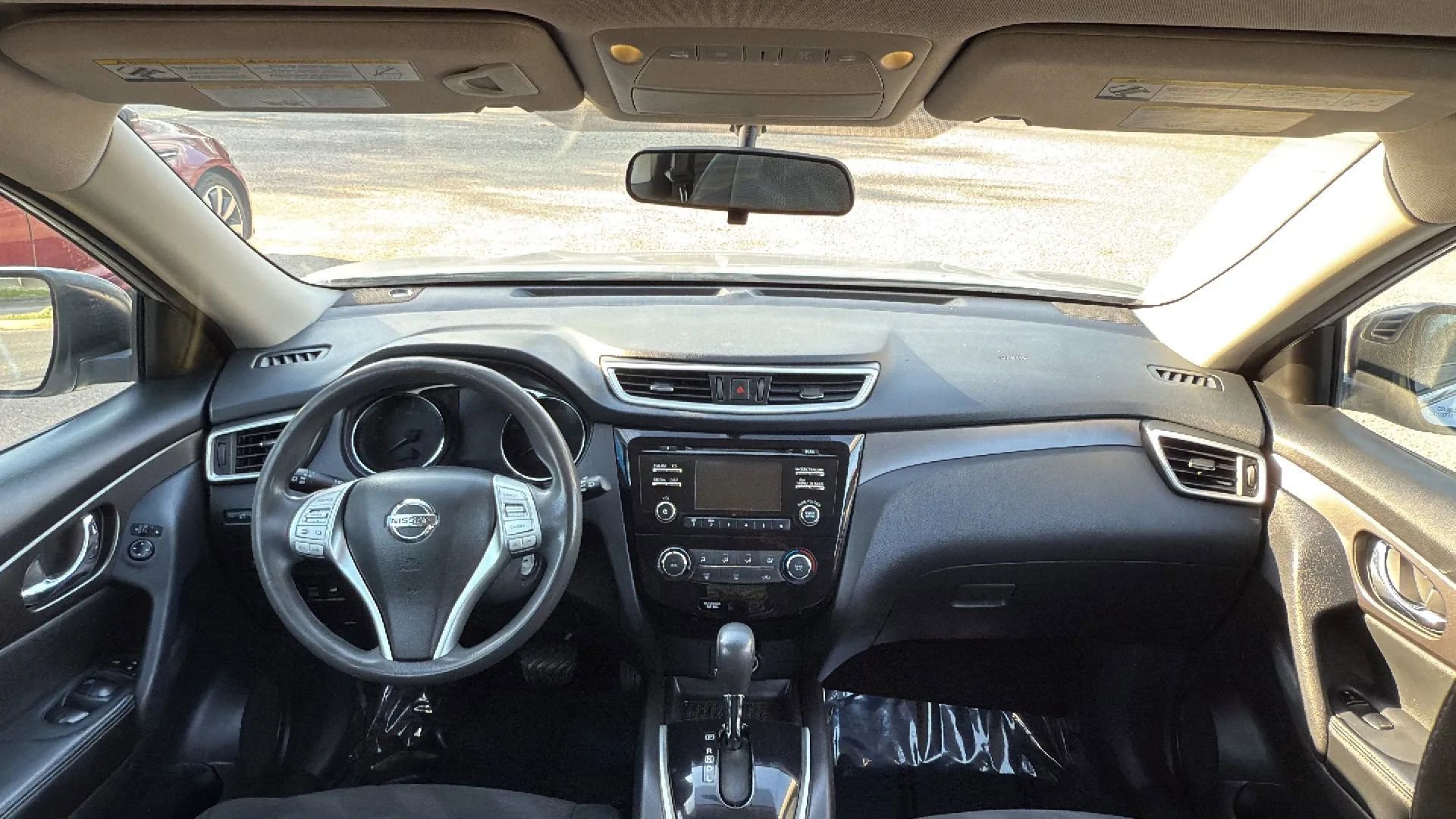 Used 2015 Nissan Rogue S image 25