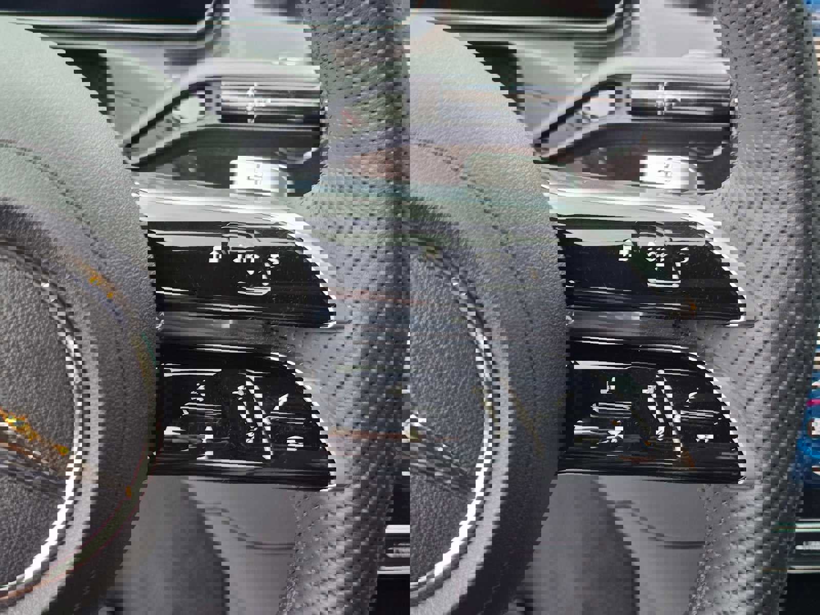 Used 2023 Mercedes-Benz C 300 4MATIC Sedan image 35