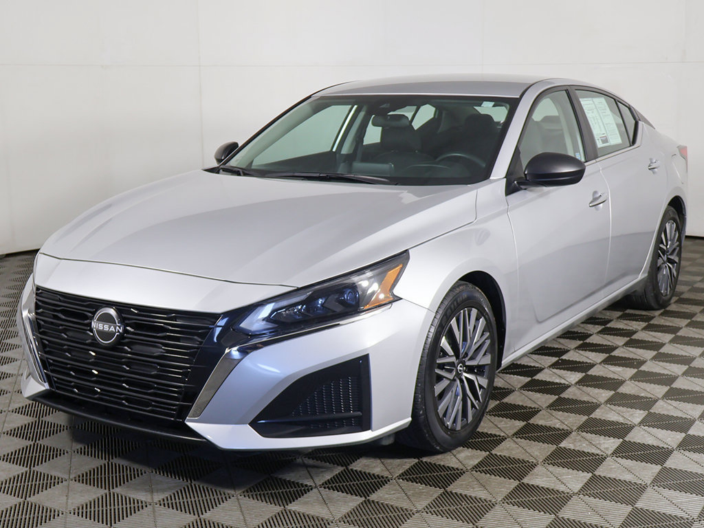 Used 2024 Nissan Altima 2.5 SV FWD image 5
