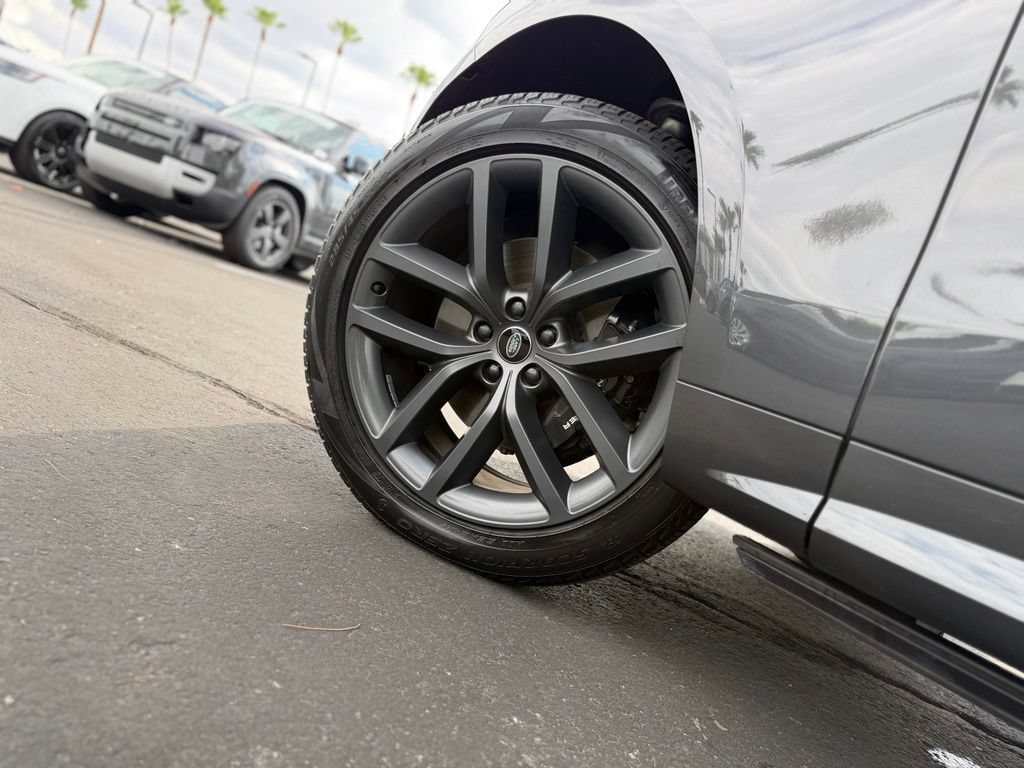Used 2024 Land Rover Range Rover Sport Dynamic SE AWD/4WD image 5