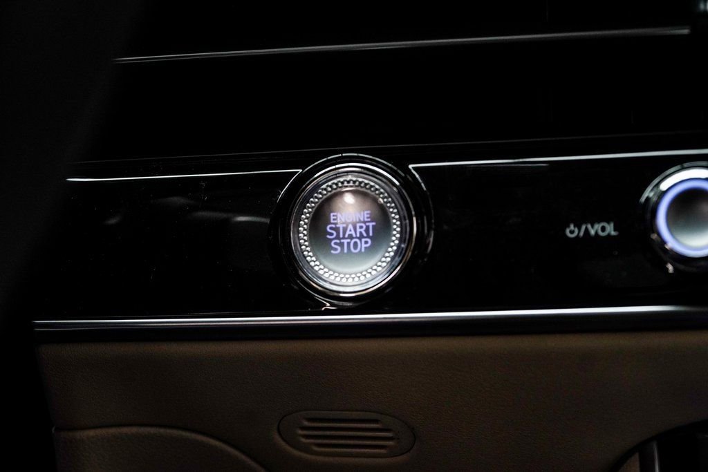 Used 2026 Genesis GV70 2.5T Select image 37