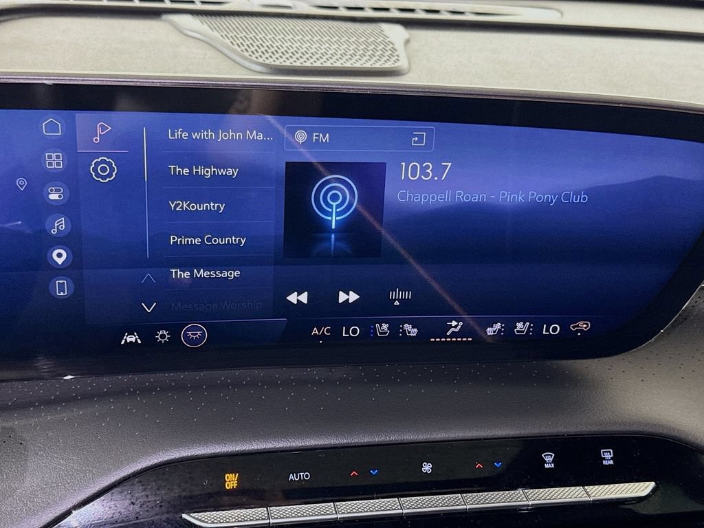 Certified 2025 Buick Enclave Avenir w/ Super Cruise Package AWD/4WD image 13
