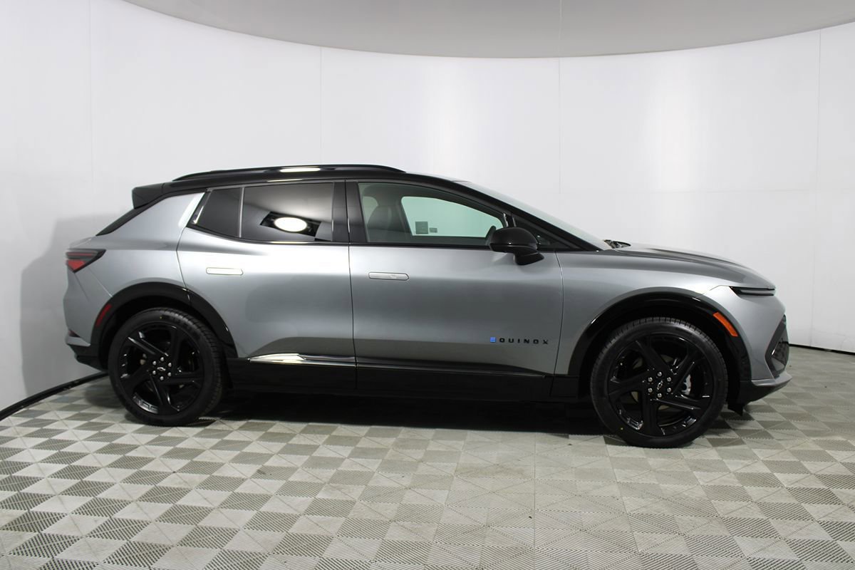 Used 2024 Chevrolet Equinox EV RS FWD image 43
