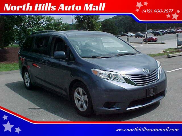 Used 2015 Toyota Sienna LE FWD image 1