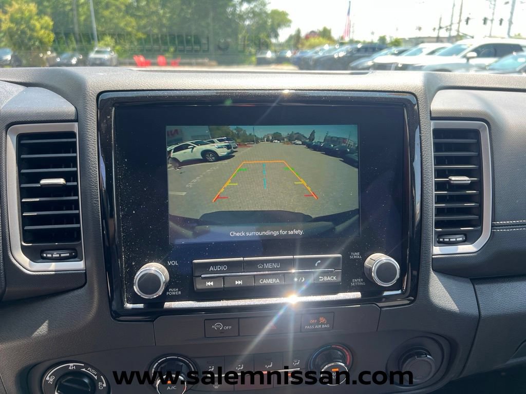 Used 2024 Nissan Frontier SV AWD/4WD image 12