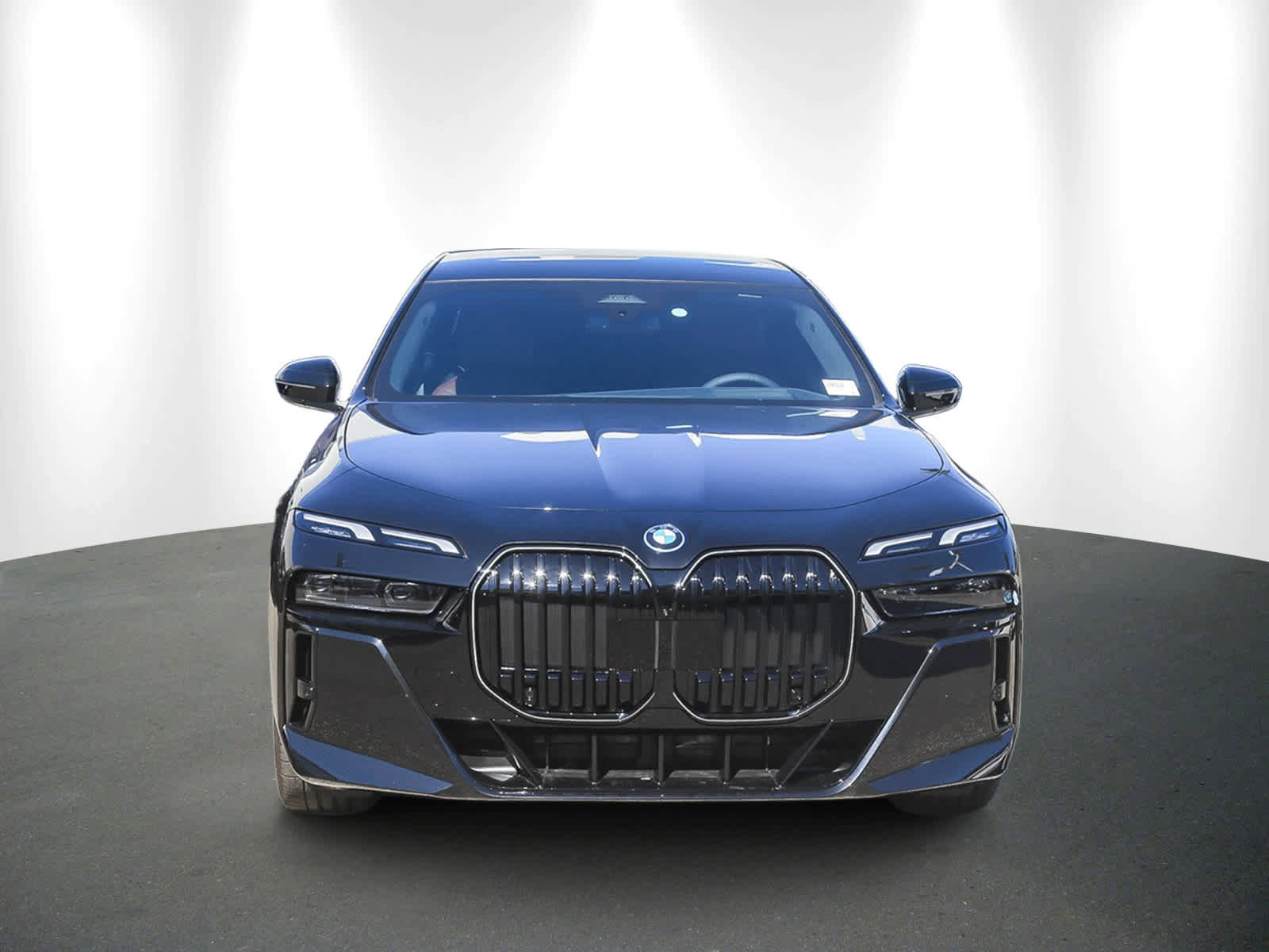 Used 2026 BMW 750e xDrive 750e xDrive w/ Premium Package image 2