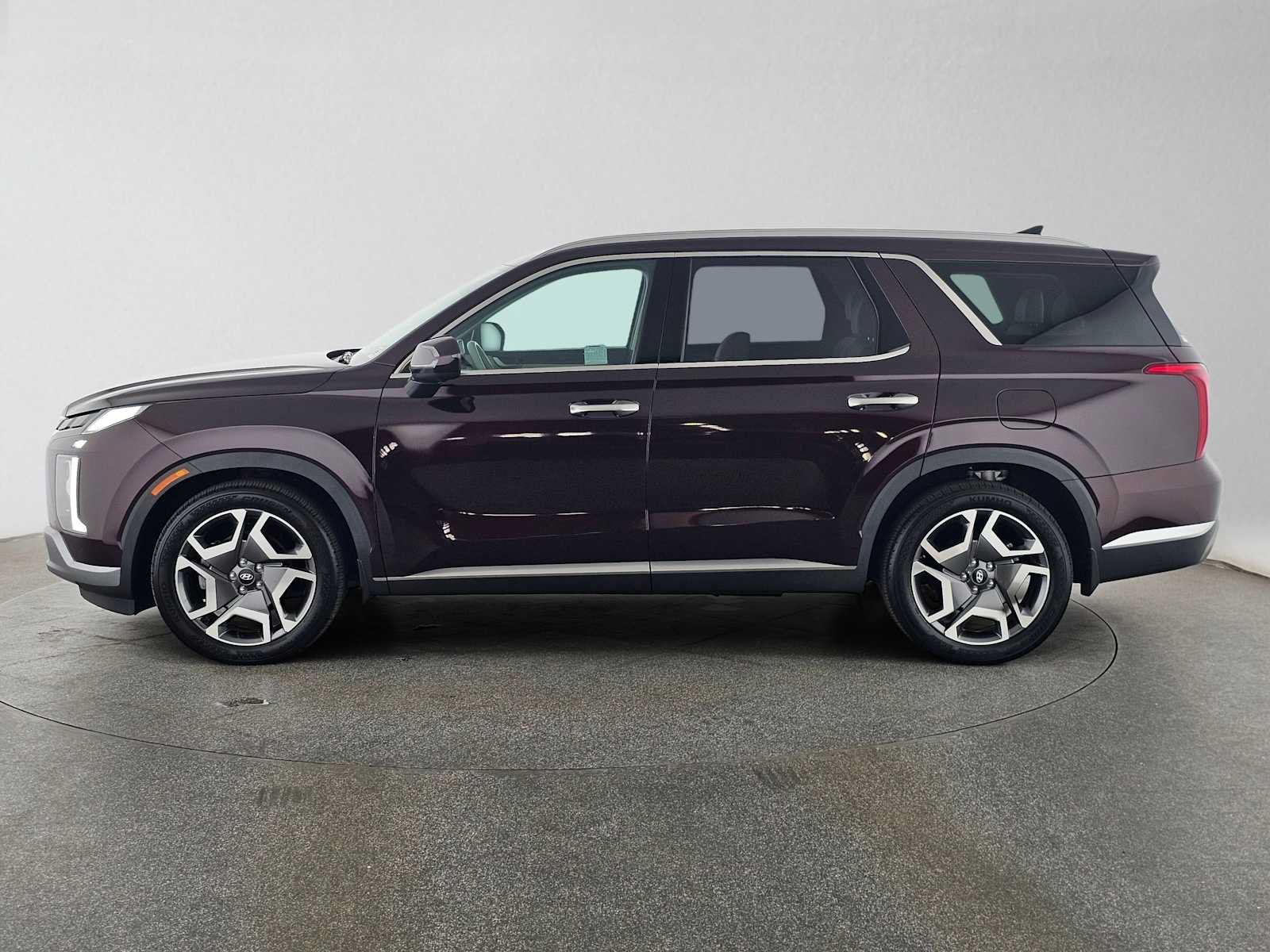 Used 2023 Hyundai Palisade Limited w/ Cargo Package FWD image 6