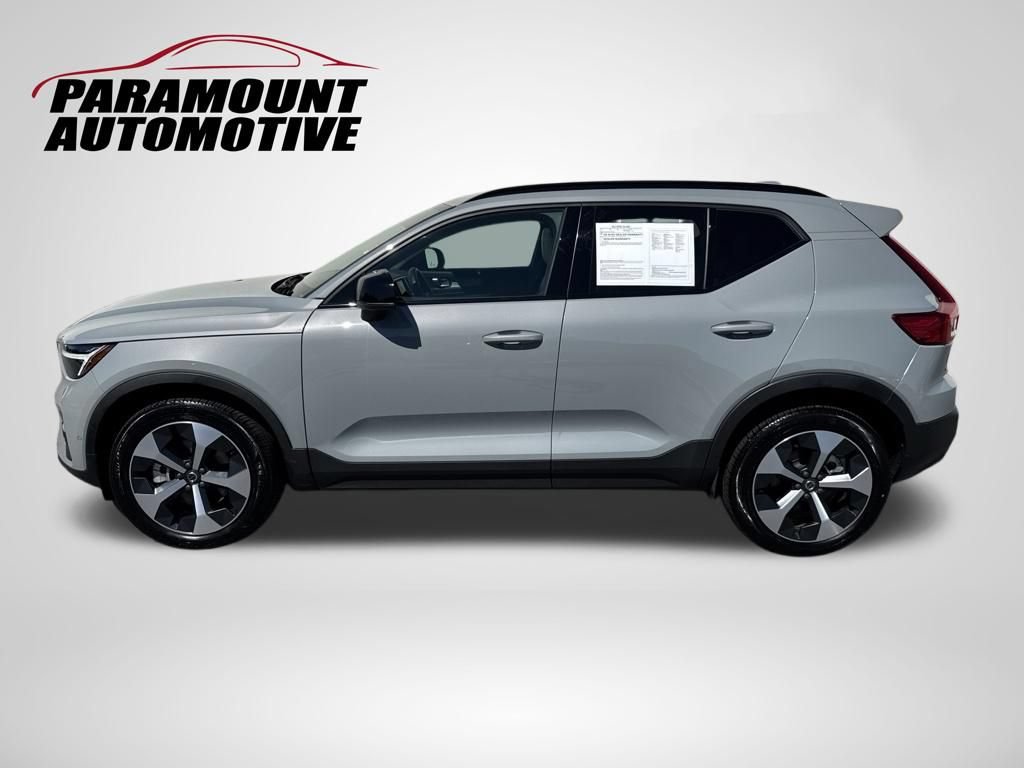 Used 2026 Volvo XC40 B5 Plus AWD/4WD image 4