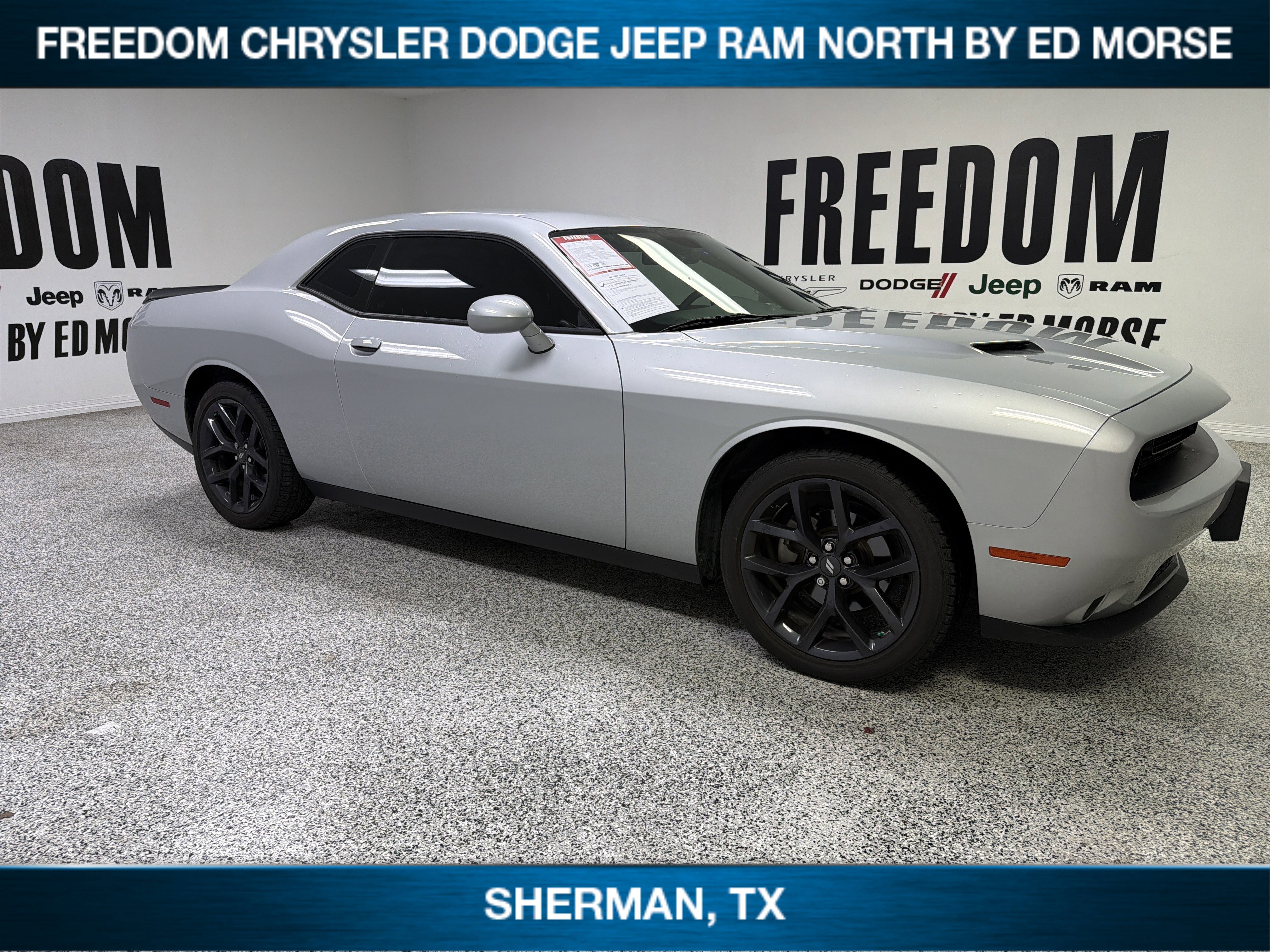 Used 2023 Dodge Challenger SXT w/ Blacktop Package RWD image 3