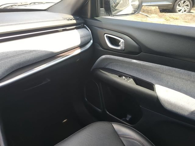 Certified 2023 Jeep Compass Latitude AWD/4WD image 19