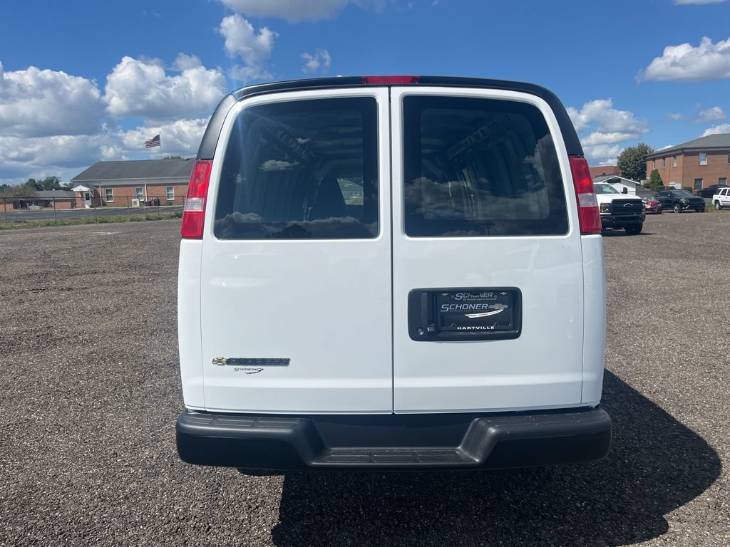 New 2025 Chevrolet Express 3500 Extended w/ Driver Convenience Package RWD image 4