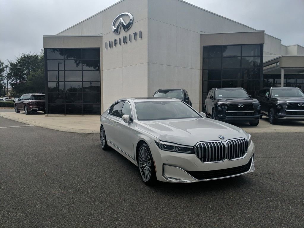 Used 2022 BMW 740i w/ Premium Package image 1
