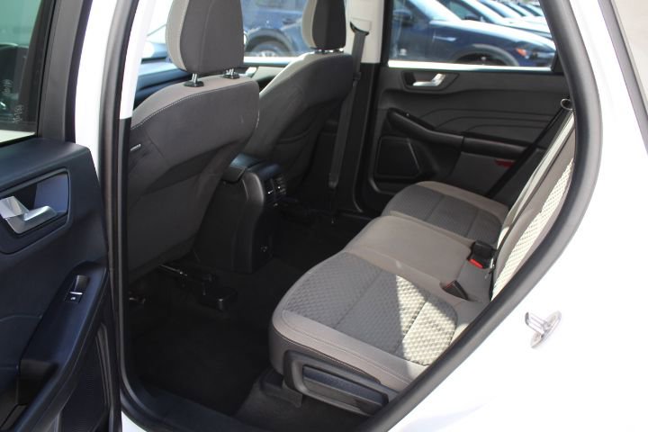Used 2021 Ford Escape SE w/ SE Sport Appearance Package image 31