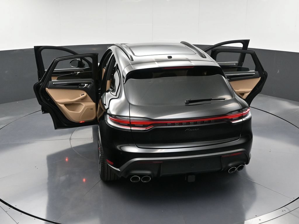 Certified 2026 Porsche Macan AWD/4WD image 35