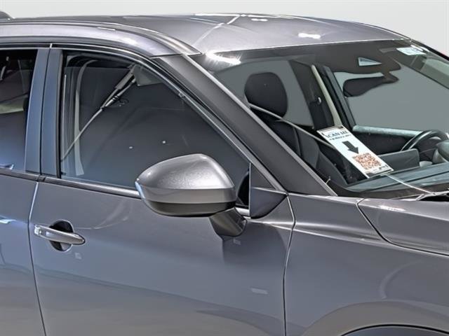 Used 2025 Nissan Rogue SV AWD/4WD image 16