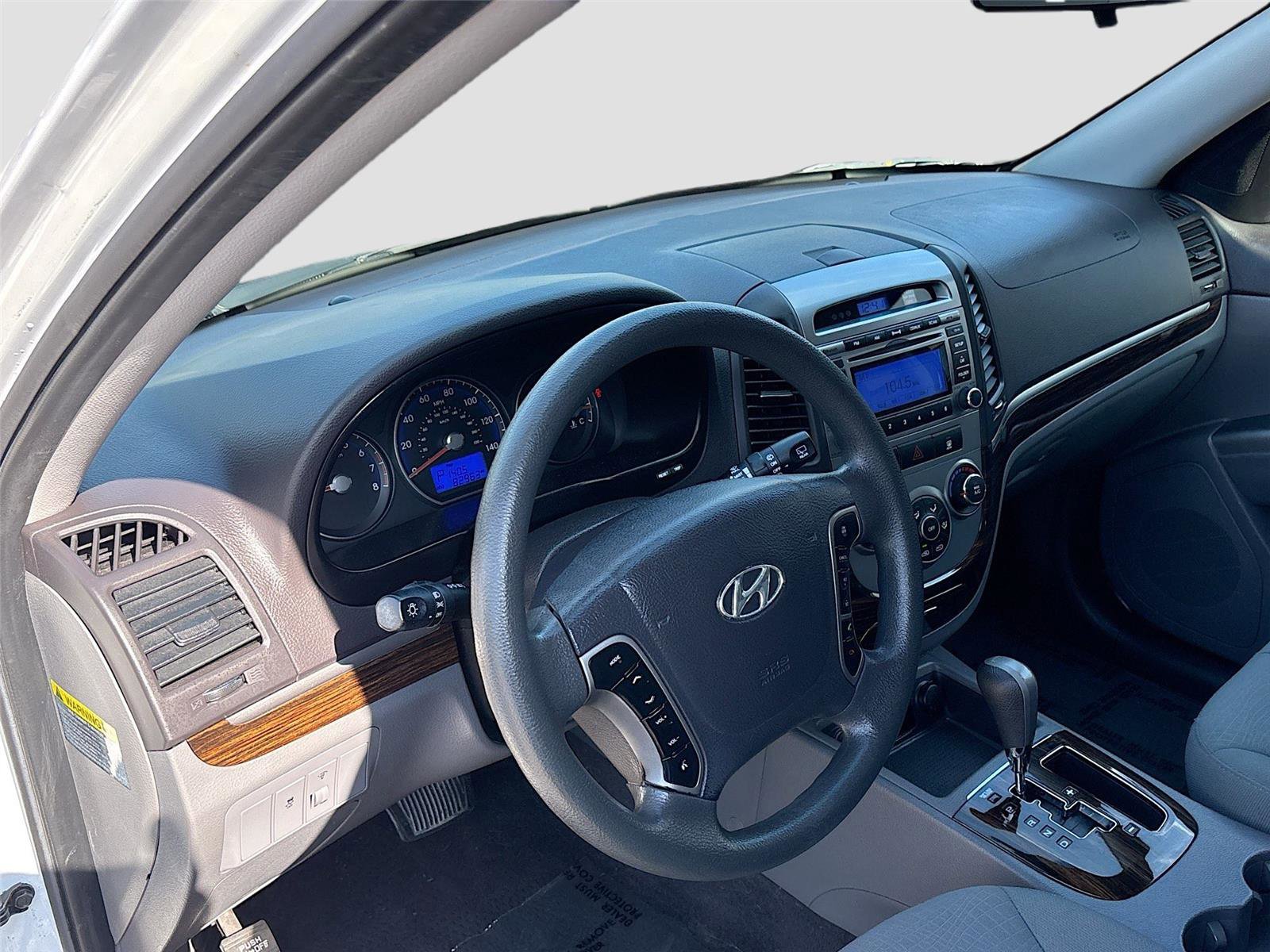 Used 2011 Hyundai Santa Fe GLS image 10