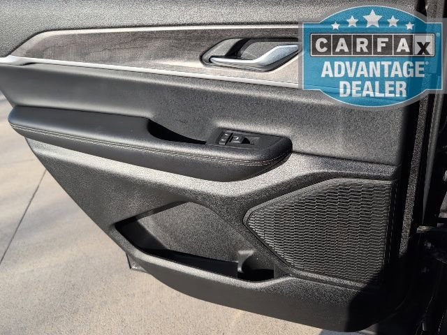 Used 2025 Jeep Grand Cherokee L Limited w/ Black Appearance Package image 11